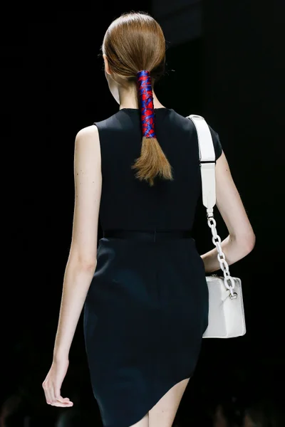 Look 49